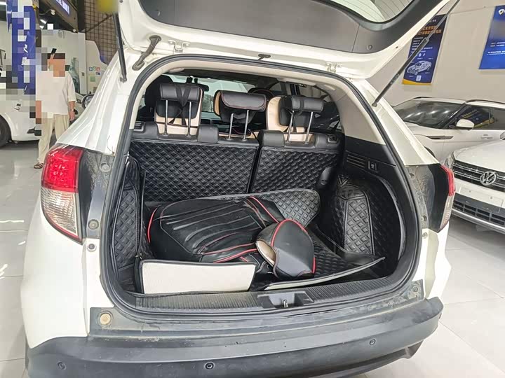 Фото 19 - Honda Vezel