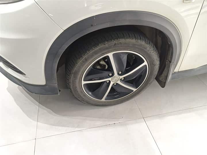 Фото 23 - Honda Vezel