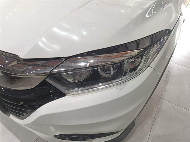 Фото 24 - Honda Vezel