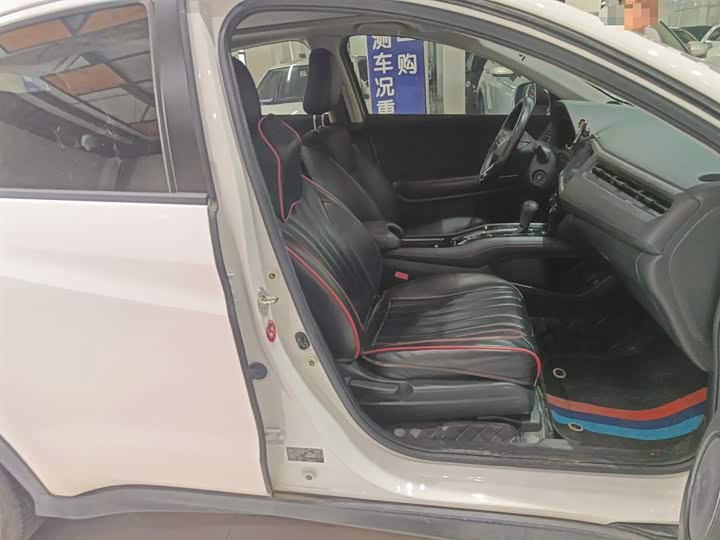 Фото 25 - Honda Vezel