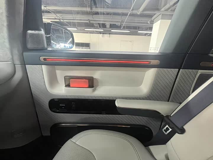 Фото 28 - Zeekr Mix