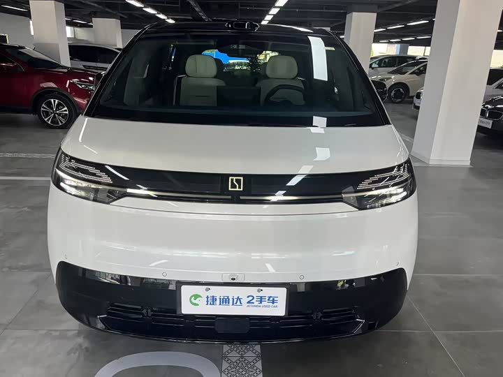 Фото 32 - Zeekr Mix