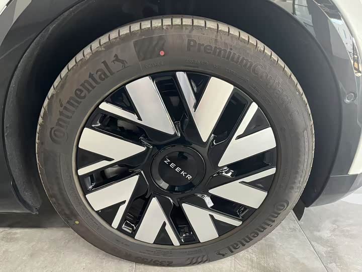 Фото 40 - Zeekr Mix