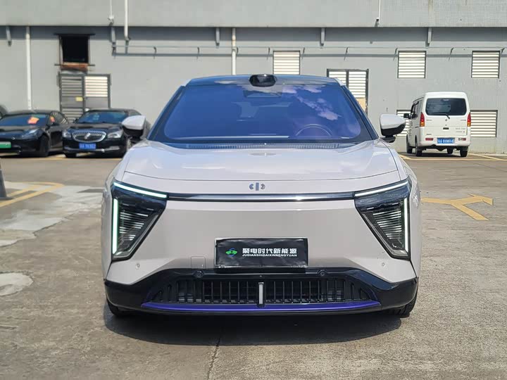 Фото 2 - HiPhi Y