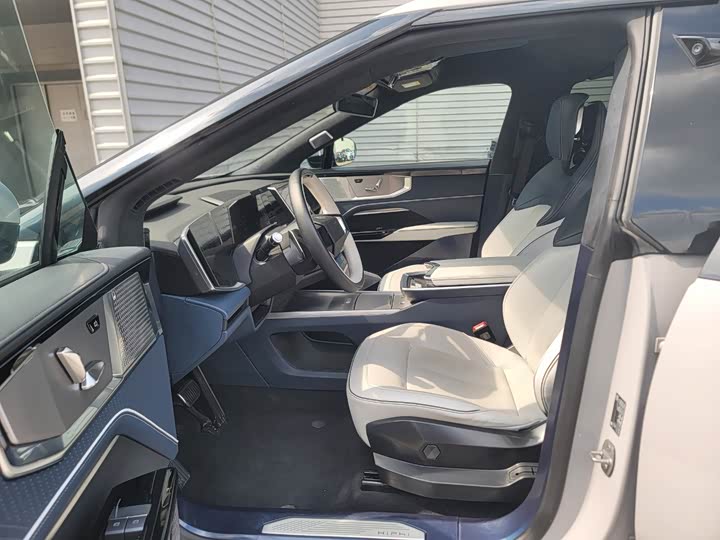 Фото 5 - HiPhi Y