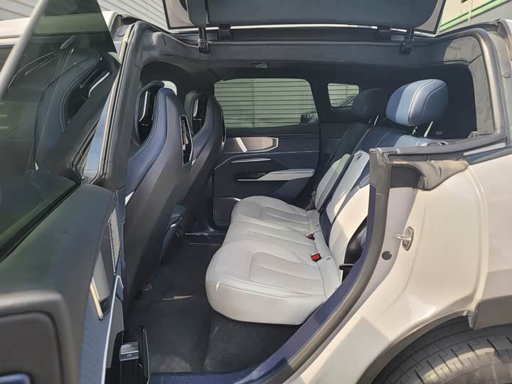 Фото 6 - HiPhi Y