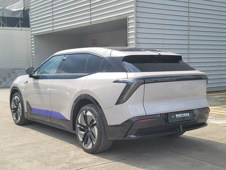 Фото 7 - HiPhi Y