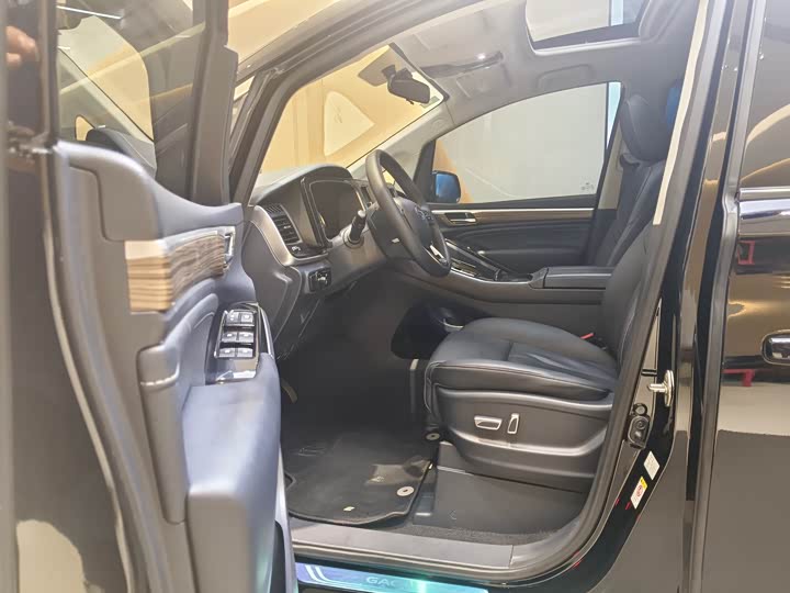 Фото 10 - GAC Trumpchi M8