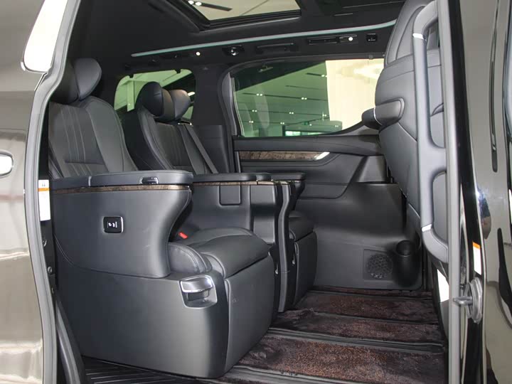 Фото 11 - Toyota Alphard