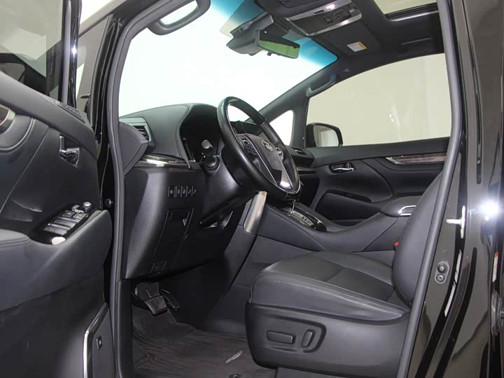 Фото 8 - Toyota Alphard