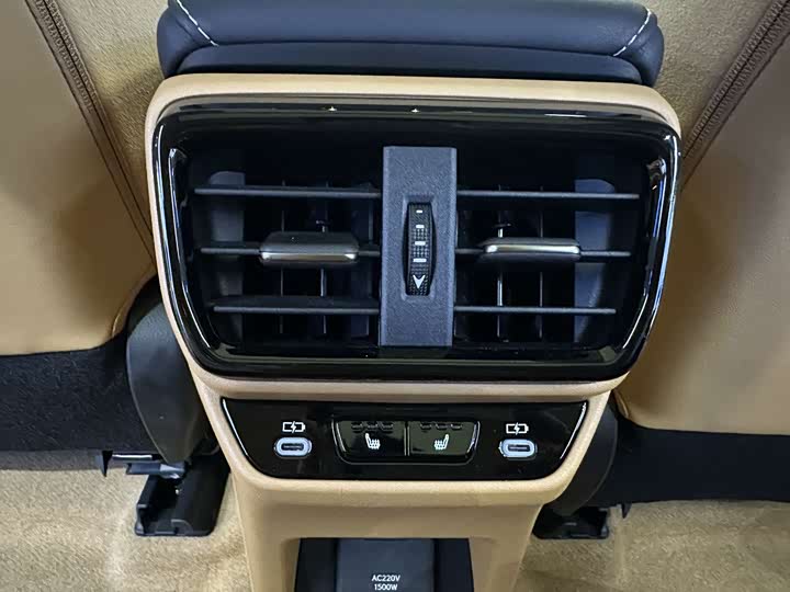 Фото 22 - Lexus RZ