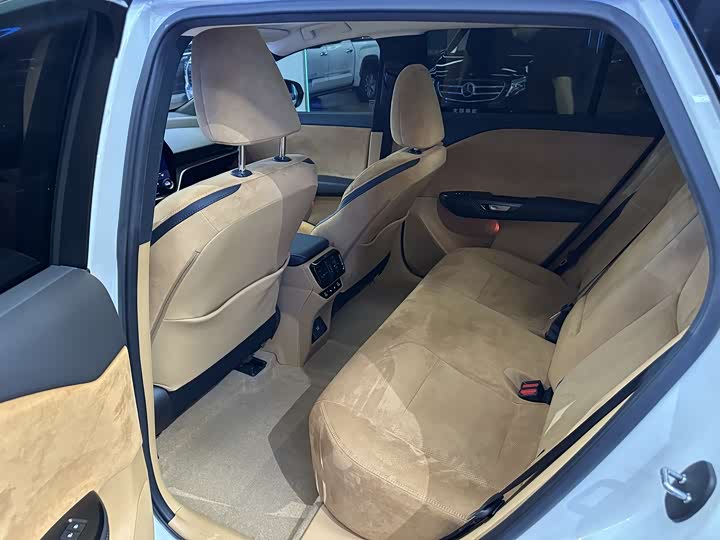 Фото 23 - Lexus RZ