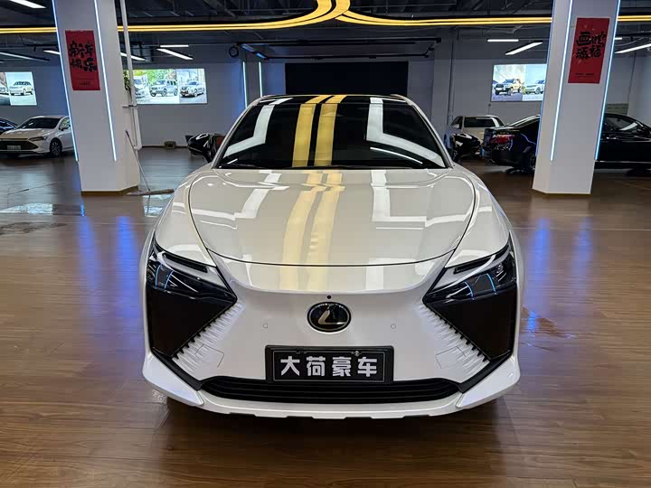 Фото 6 - Lexus RZ