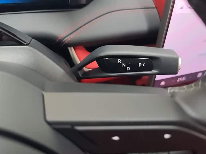 Фото 14 - Xiaomi SU7