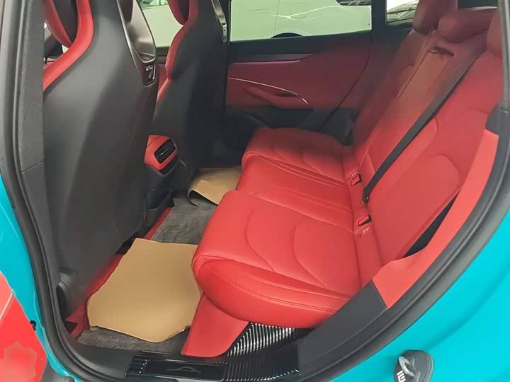 Фото 17 - Xiaomi SU7