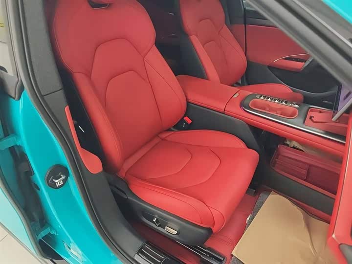 Фото 25 - Xiaomi SU7