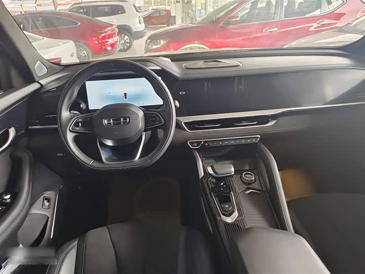 Фото 20 - Geely Monjaro