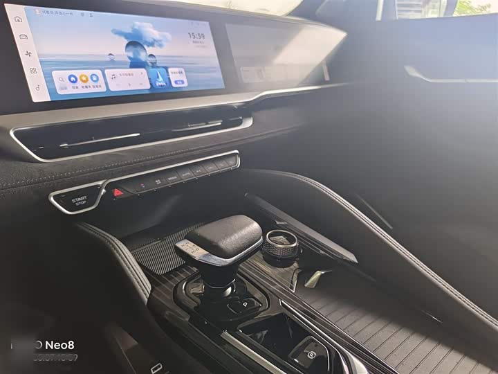 Фото 8 - Geely Monjaro