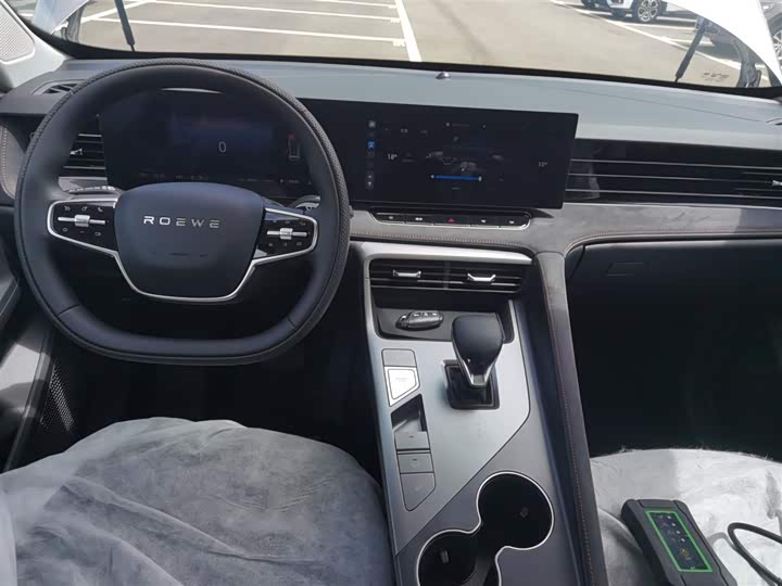 Фото 10 - Roewe D5X DMH