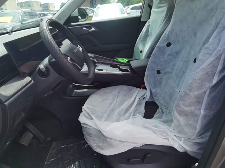 Фото 15 - Roewe D5X DMH