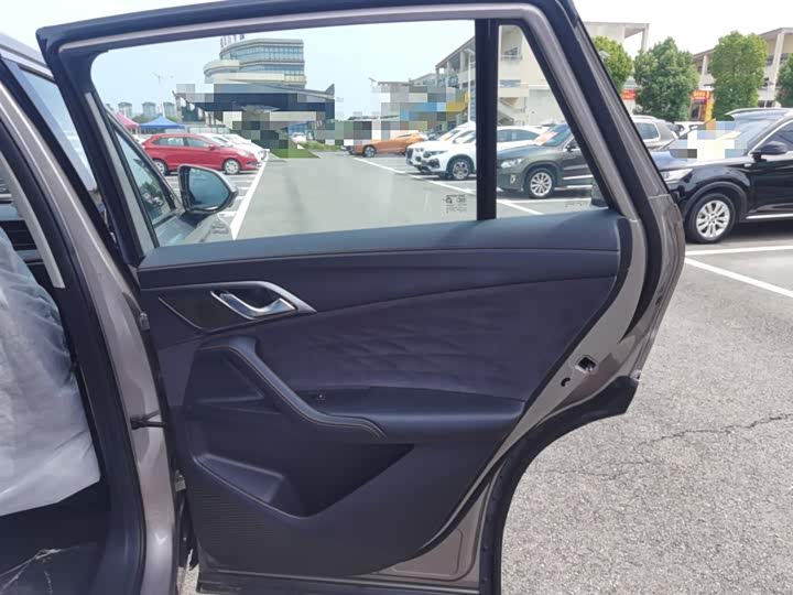 Фото 27 - Roewe D5X DMH