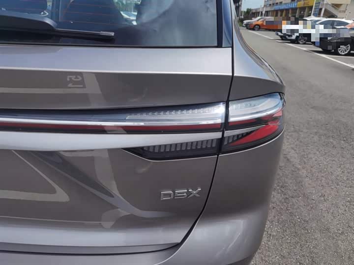 Фото 8 - Roewe D5X DMH