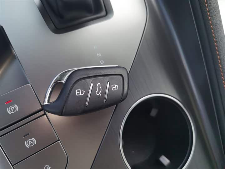 Фото 9 - Roewe D5X DMH