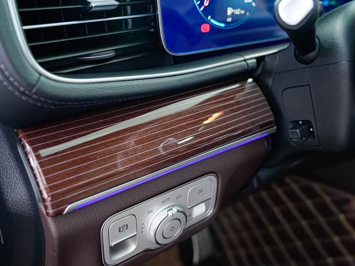 Фото 17 - Mercedes-Benz GLS-Class