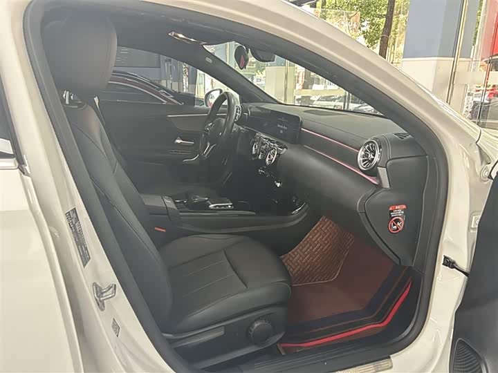 Фото 25 - Mercedes-Benz A-Class