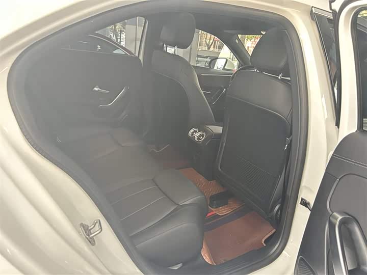 Фото 29 - Mercedes-Benz A-Class