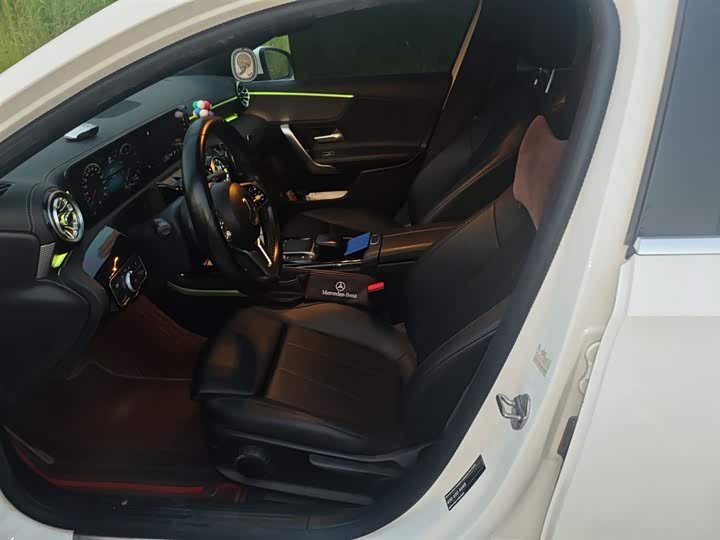 Фото 8 - Mercedes-Benz A-Class