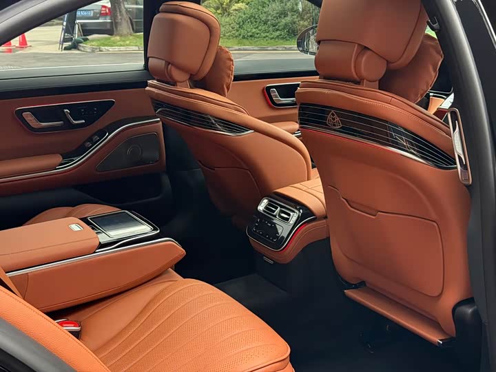 Фото 9 - Mercedes-Benz S-Class