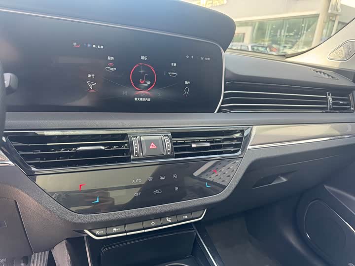 Фото 10 - Hongqi HS5