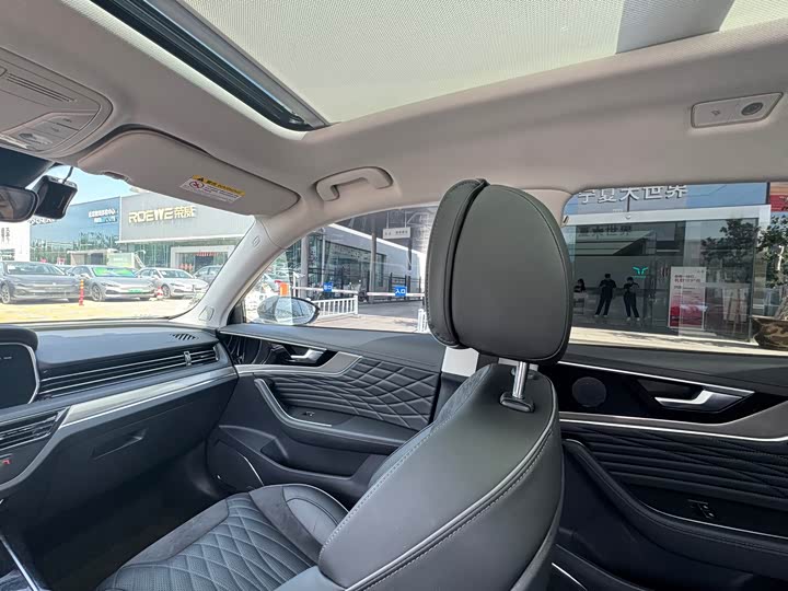 Фото 17 - Hongqi HS5