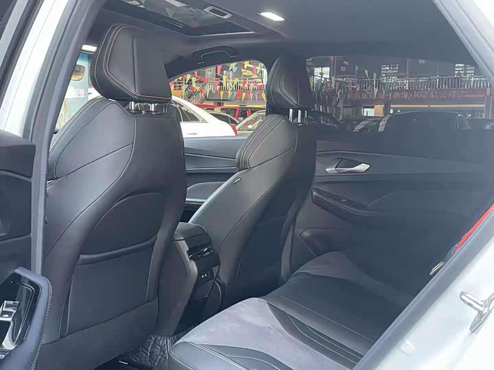 Фото 4 - Geely Binrui