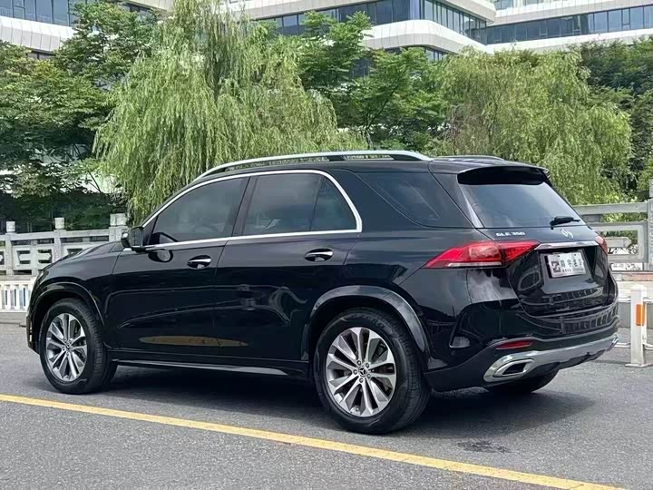 Фото 8 - Mercedes-Benz GLE-Class