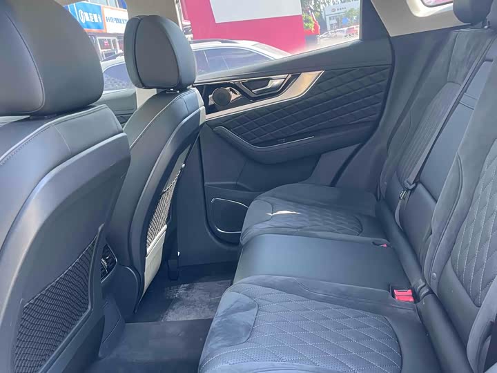 Фото 10 - Hongqi HS5