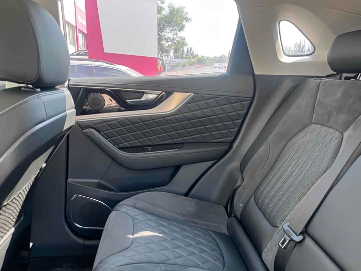 Фото 7 - Hongqi HS5