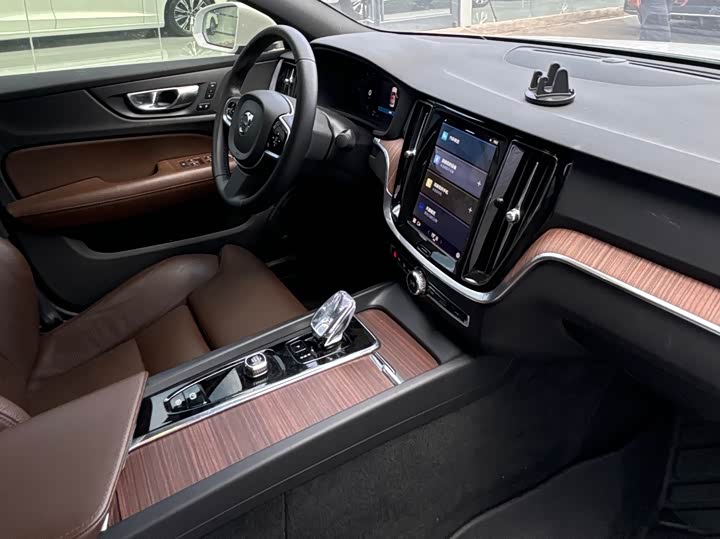 Фото 13 - Volvo S60