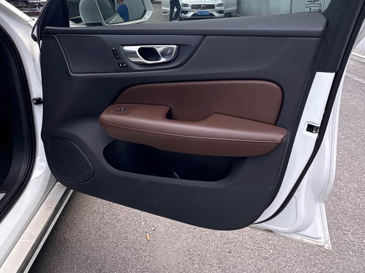 Фото 14 - Volvo S60