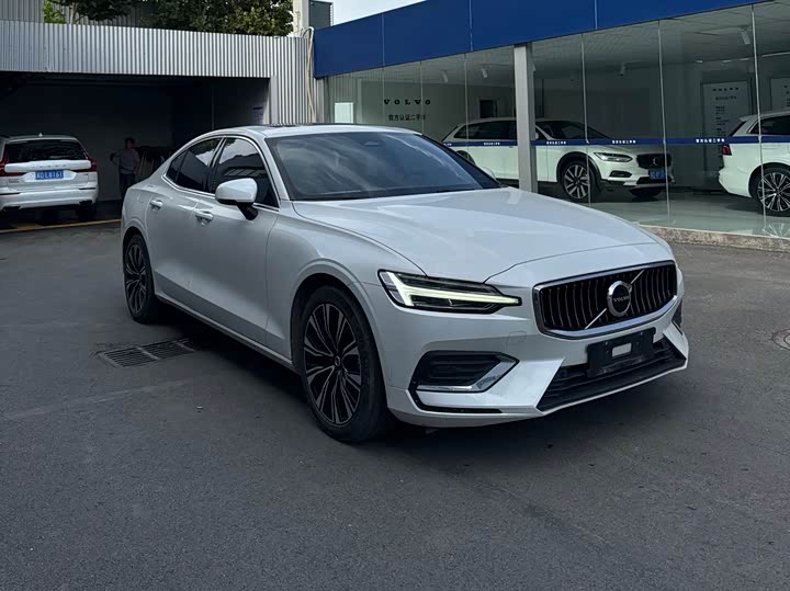 Фото 3 - Volvo S60