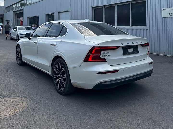 Фото 6 - Volvo S60