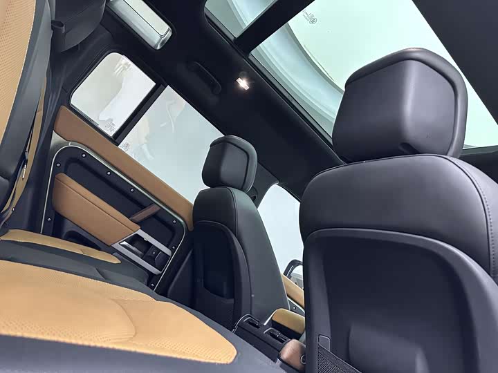 Фото 15 - Land Rover Defender