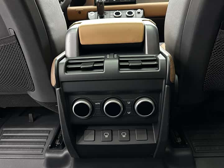 Фото 17 - Land Rover Defender