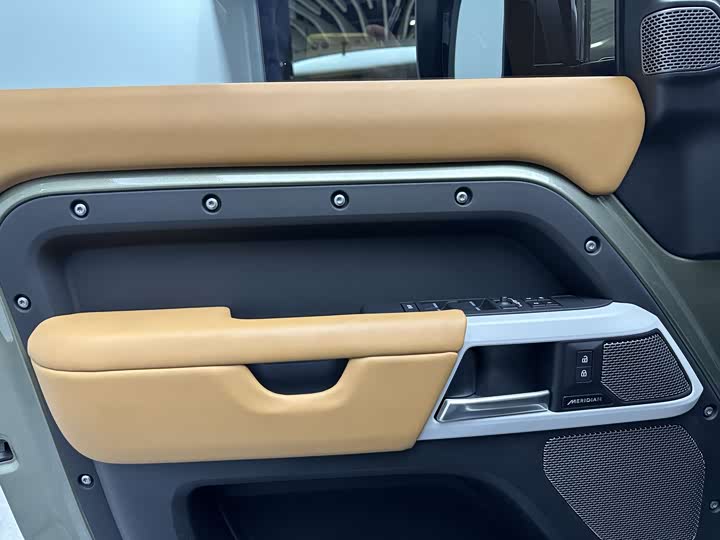 Фото 23 - Land Rover Defender