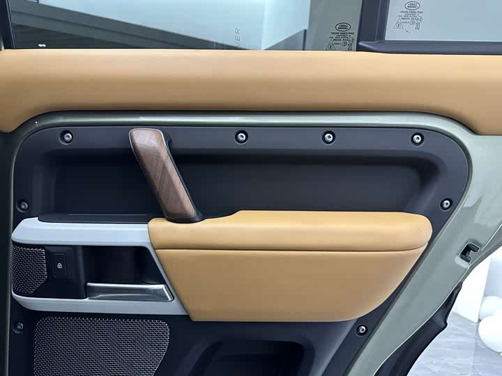 Фото 26 - Land Rover Defender