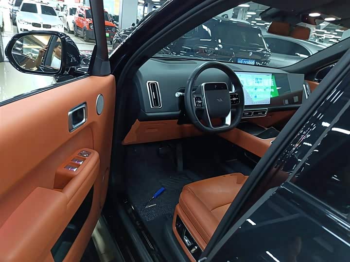 Фото 16 - LiXiang L9