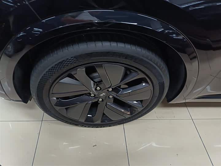 Фото 23 - LiXiang L9