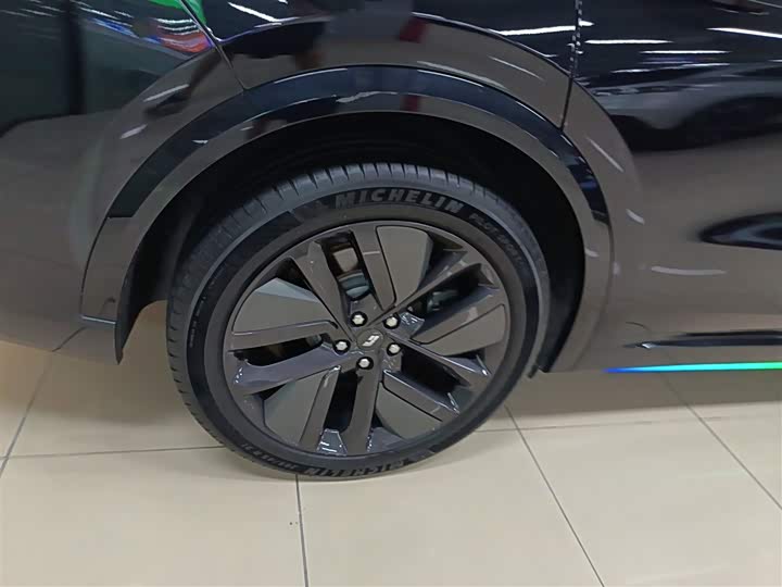 Фото 30 - LiXiang L9