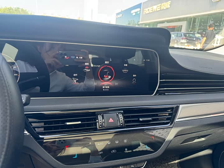 Фото 15 - Hongqi HS5